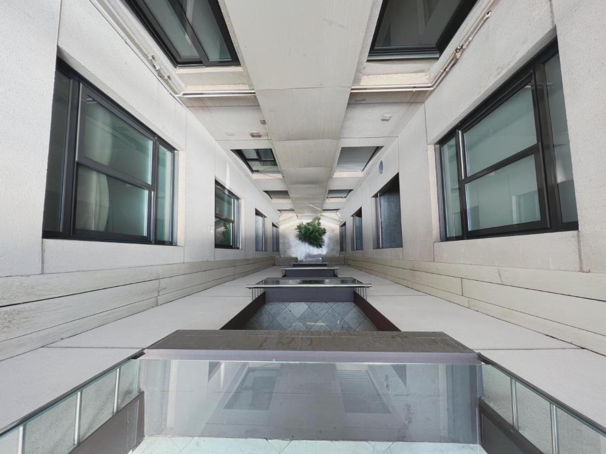 Stay U-Nique Apartments Urquinaona II Barcelona Ngoại thất bức ảnh