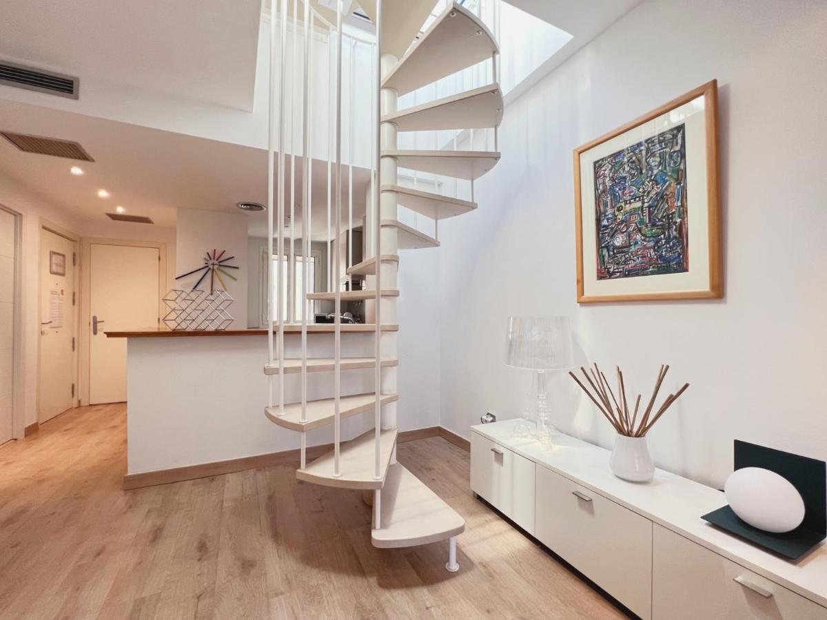 Stay U-Nique Apartments Urquinaona II Barcelona Ngoại thất bức ảnh