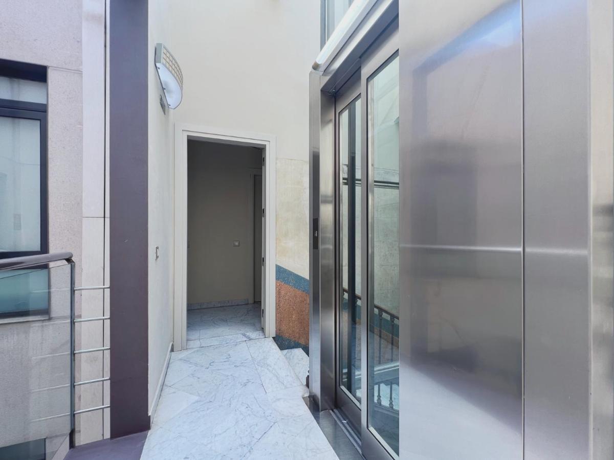 Stay U-Nique Apartments Urquinaona II Barcelona Ngoại thất bức ảnh